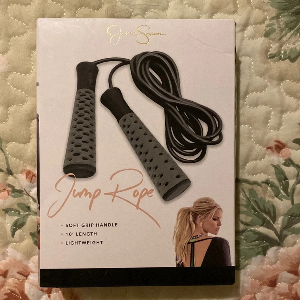Jessica Simpson Jump Rope - Picture 2 of 4